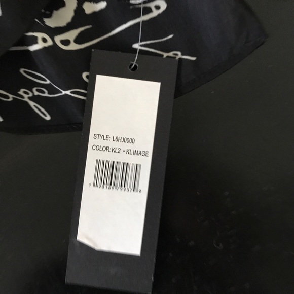 Beautiful Karl Lagerfeld Animal Print Scarf - Picture 3 of 5